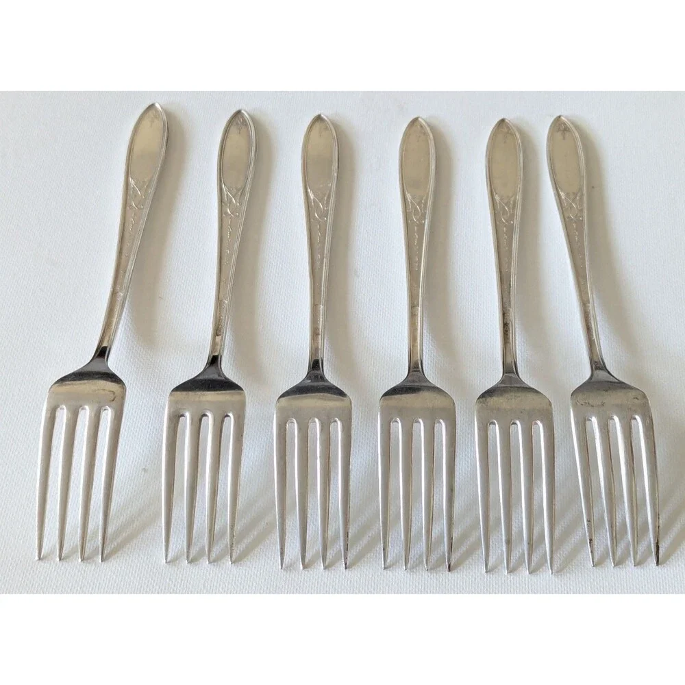 Set of 7 Oneida Ltd Wm A Rogers Debutante Grandeur Princess Dinner Forks 7.5